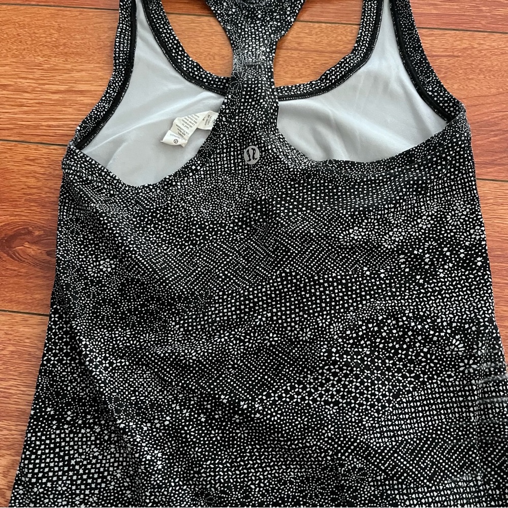 Lululemon Cool Razorback Tank - Picture 3 of 4